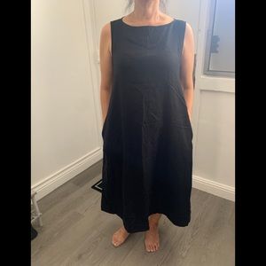 Uniqlo Sleeveless Black Shift Dress